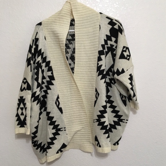 Oversized Beautiful Sweater - Picture 2 of 6